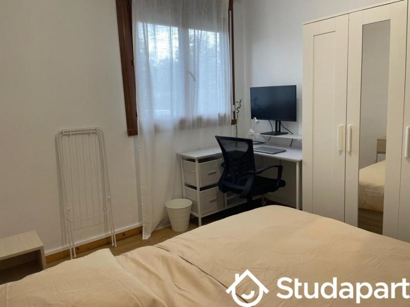 Chambre - 9 m² - 1 pièce