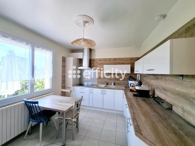 Maison - 138 m² - 7 pièces