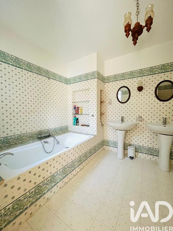 Maison - 185 m² - 5 pièces