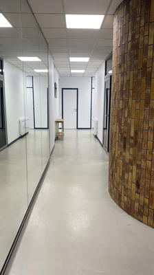 Local commercial - 147 m² - 6 pièces