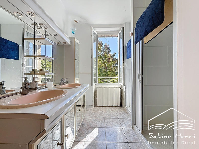 Maison - 538 m² - 20 pièces