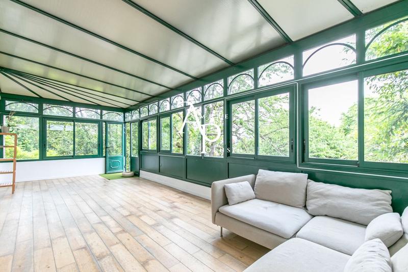 Maison - 247 m² - 10 pièces