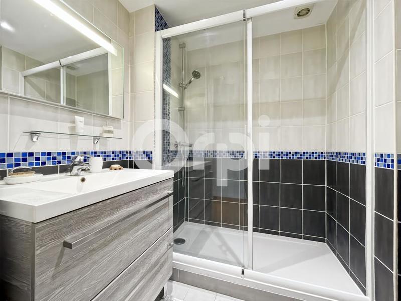 Appartement - 99 m² - 4 pièces