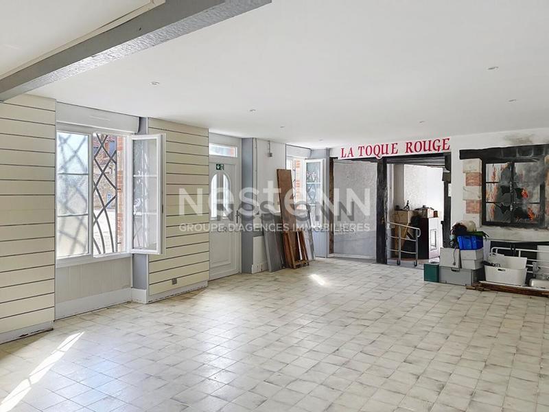 Propriété - 211 m² - 5 pièces