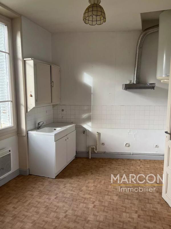 Maison - 196 m² - 11 pièces