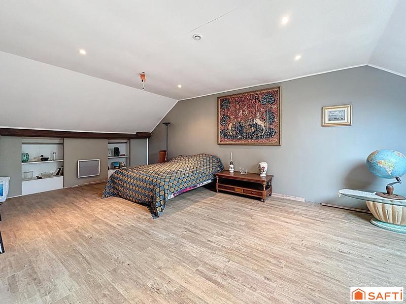 Maison - 240 m² - 7 pièces