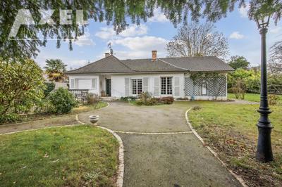 Maison - 225 m² - 6 pièces