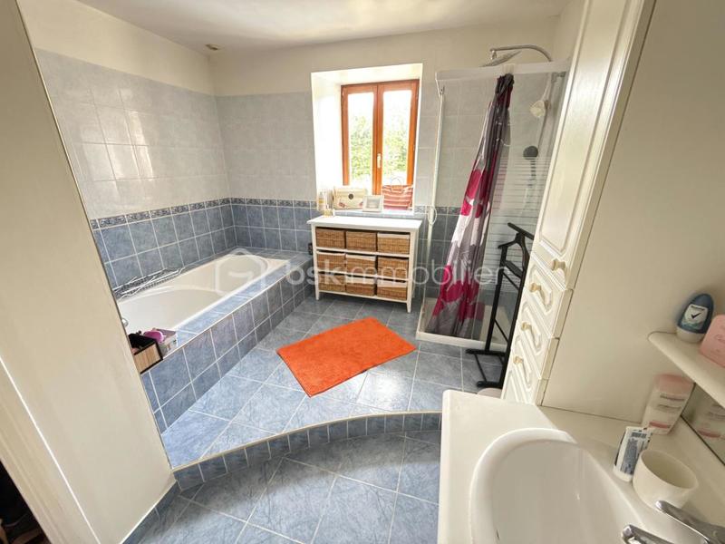 Demeure - 326 m² - 11 pièces