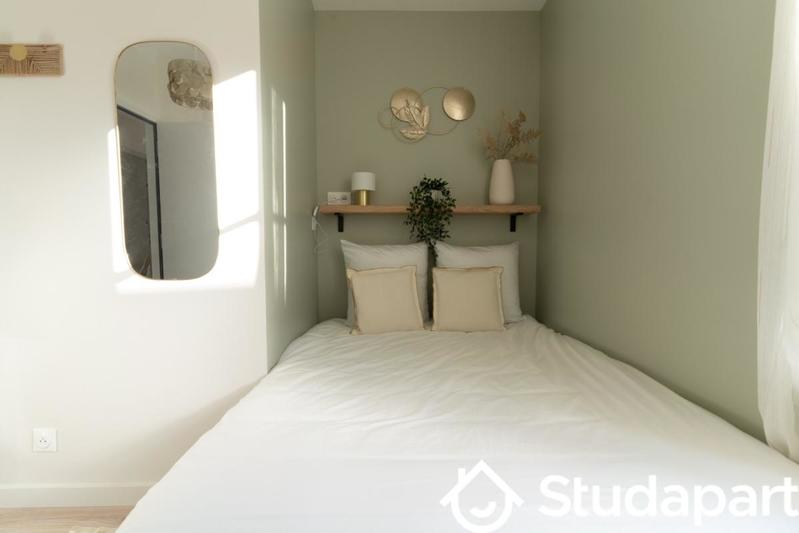 Chambre - 11 m² - 1 pièce