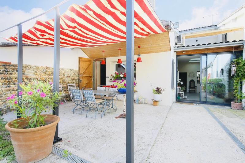 Maison ancienne - 310 m² - 6 pièces