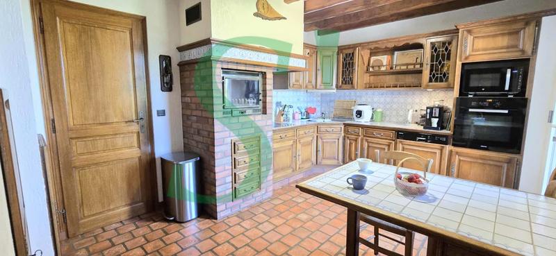 Maison - 197 m² - 9 pièces