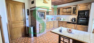 Maison - 197 m² - 9 pièces