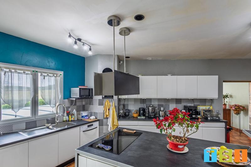 Maison - 200 m² - 5 pièces