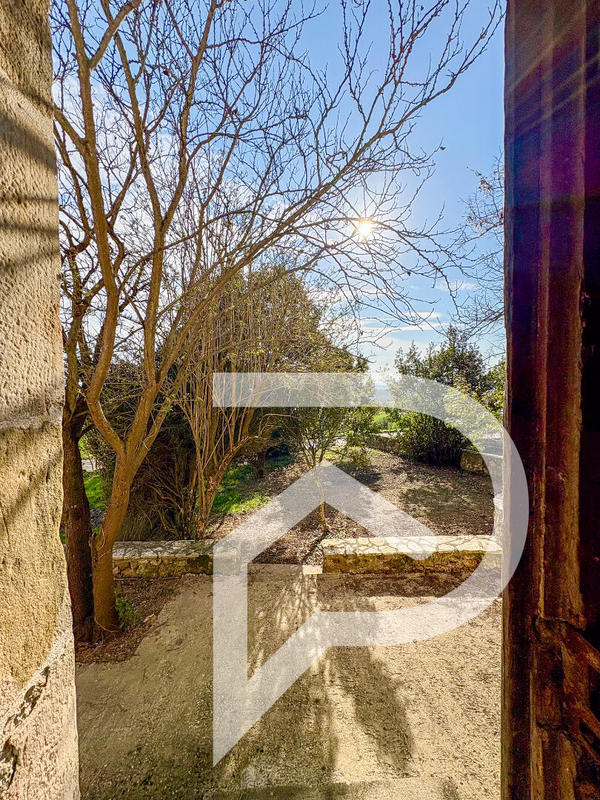 Maison - 260 m² - 7 pièces