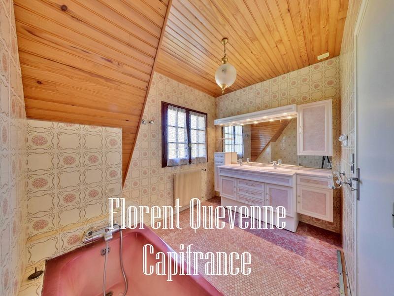 Maison - 228 m² - 8 pièces