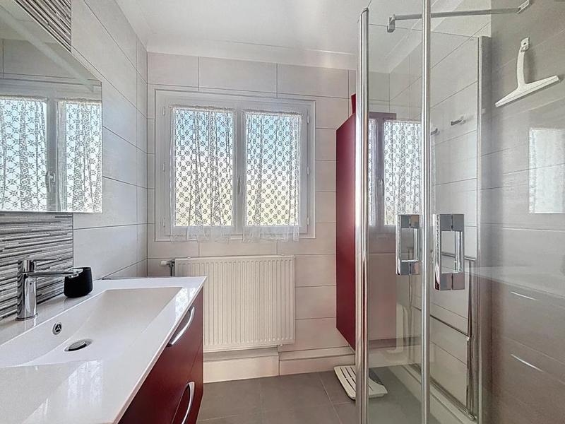 Maison - 107 m² - 7 pièces