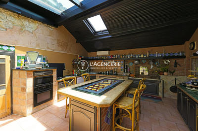 Maison ancienne - 569 m² - 15 pièces