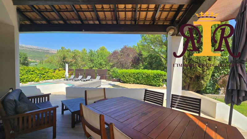 Maison contemporaine - 187 m² - 5 pièces