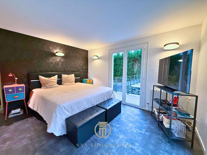 Villa - 247 m² - 7 pièces