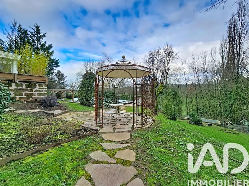 Maison - 368 m² - 10 pièces