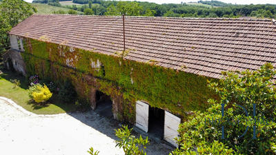 Maison - 529 m² - 18 pièces