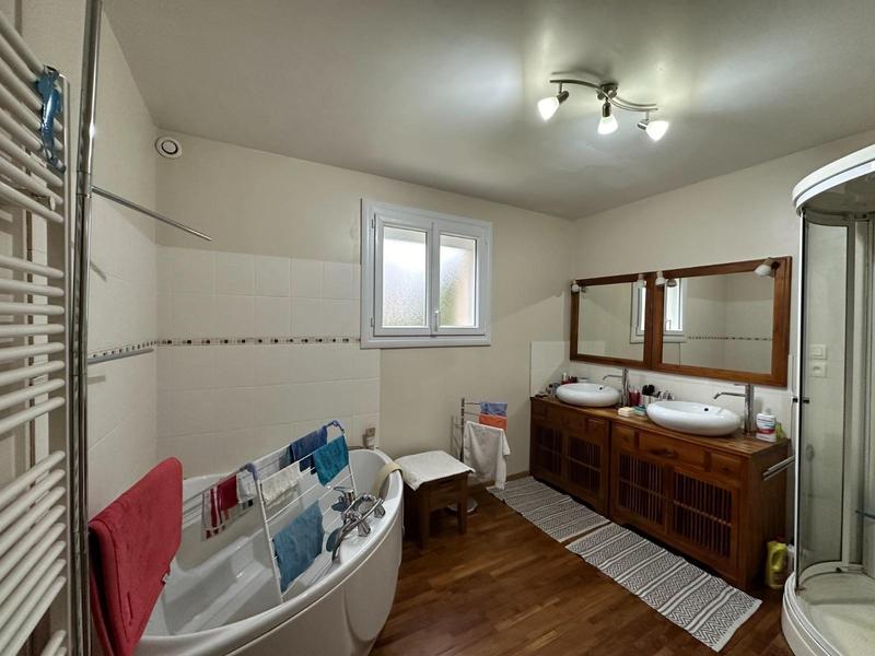 Maison - 144 m² - 8 pièces