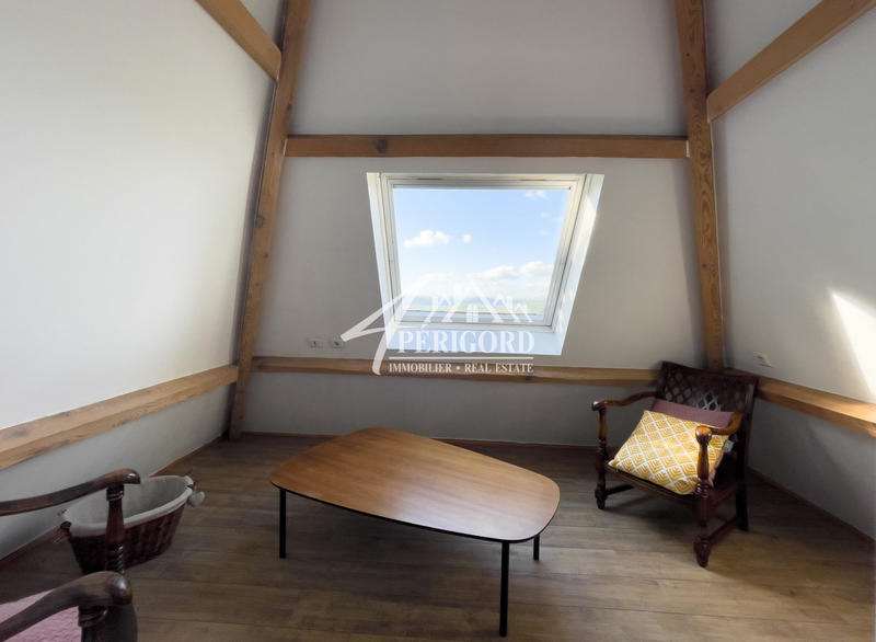 Maison traditionnelle - 190 m² - 9 pièces