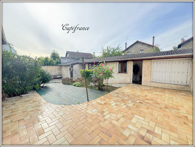 Maison - 165 m² - 8 pièces