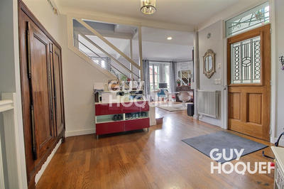 Maison - 180 m² - 7 pièces