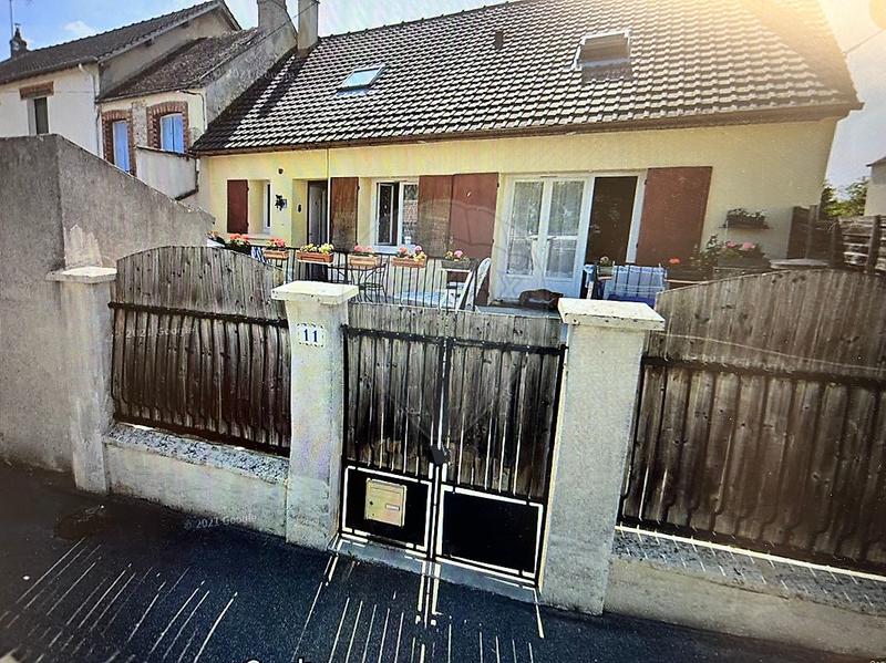 Maison - 96 m² - 4 pièces