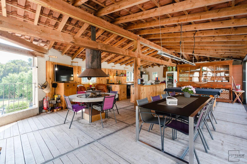 Maison - 355 m² - 12 pièces