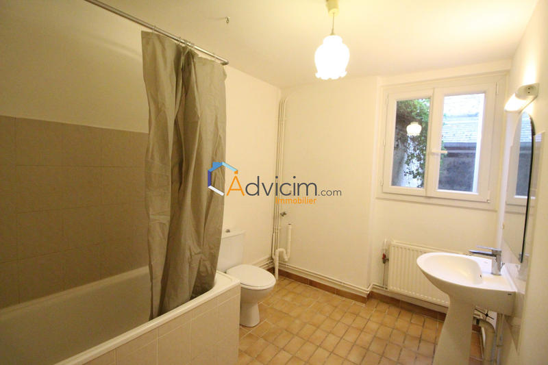 Appartement - 90 m² - 3 pièces