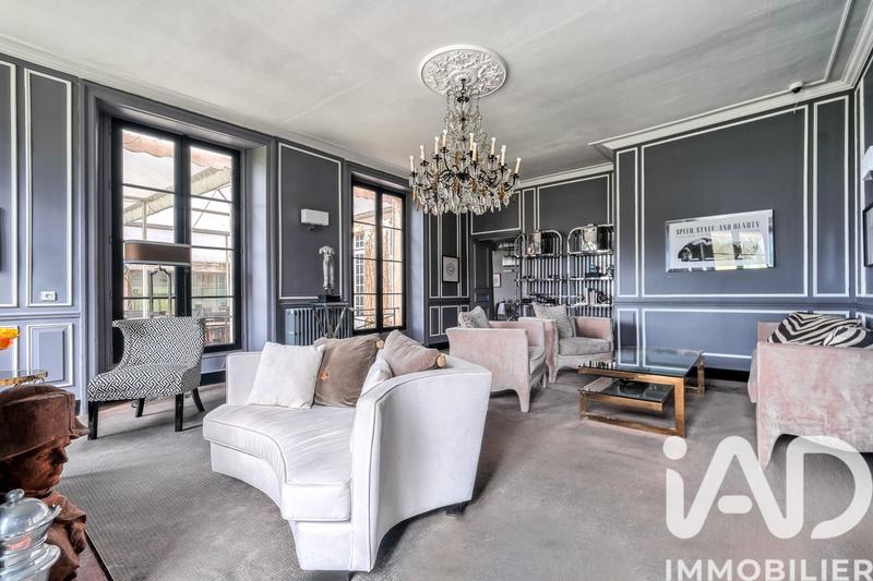 Château - 1 230 m² - 23 pièces