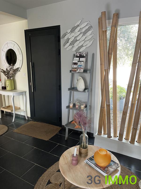 Villa - 266 m² - 9 pièces