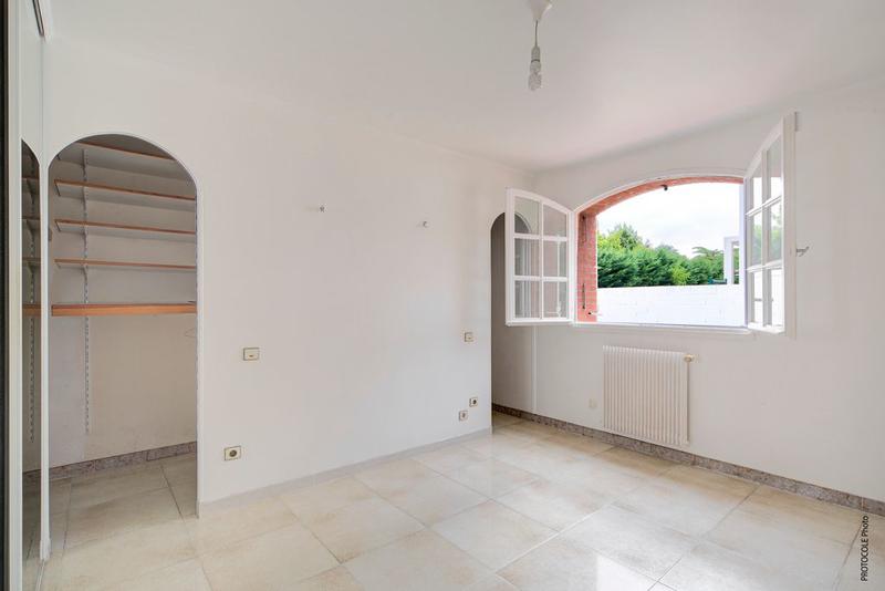 Maison - 210 m² - 6 pièces