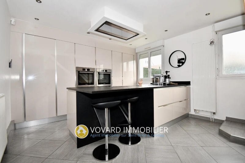 Maison - 148 m² - 6 pièces