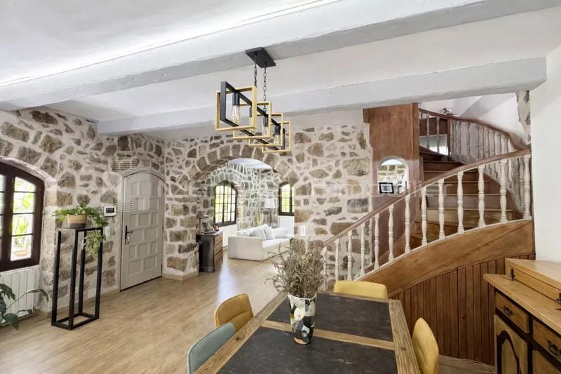 Villa - 138 m² - 5 pièces