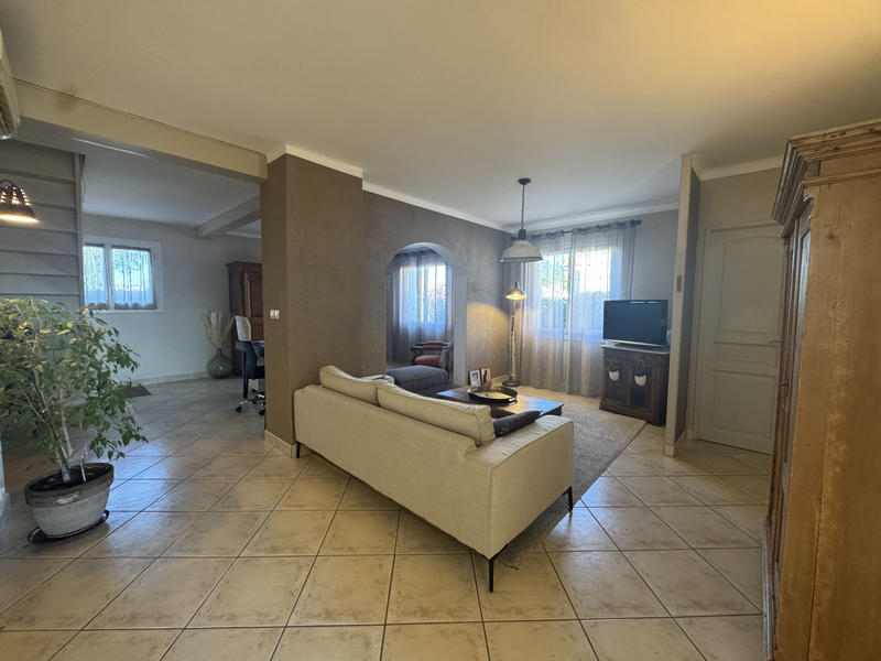 Maison - 213 m² - 7 pièces