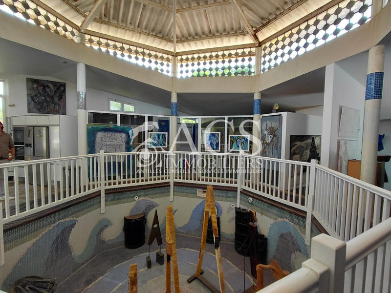 Villa - 292 m² - 8 pièces