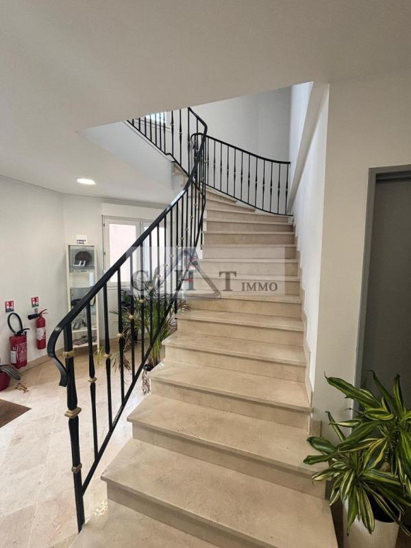 Entrepôt - 1 170 m²