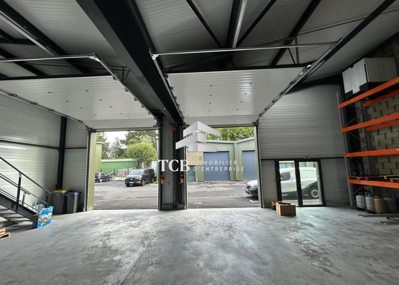 Local d'activités - 294 m²