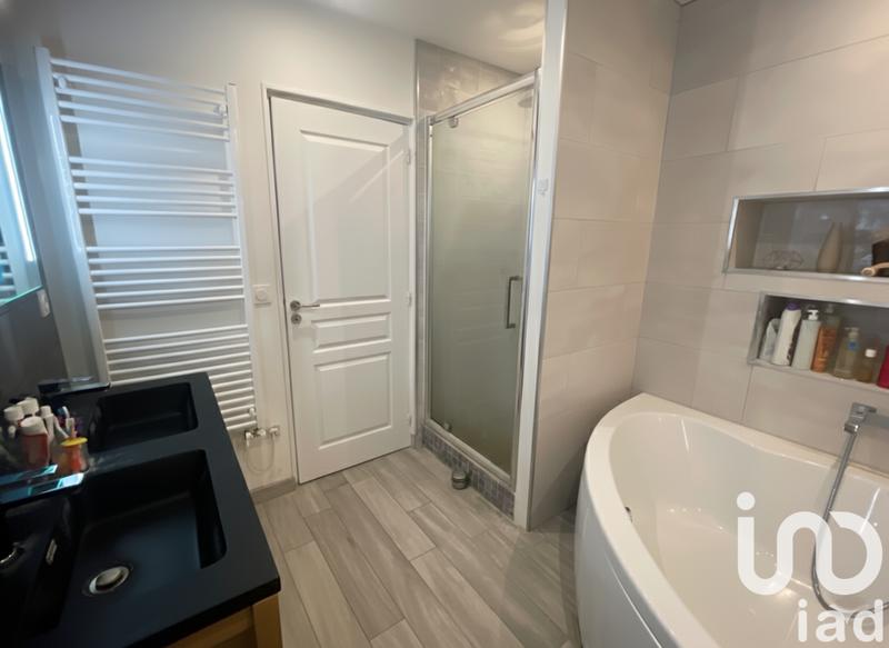 Appartement - 93 m² - 4 pièces