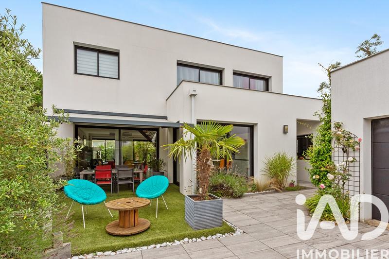 Maison de maîtres - 212 m² - 7 pièces