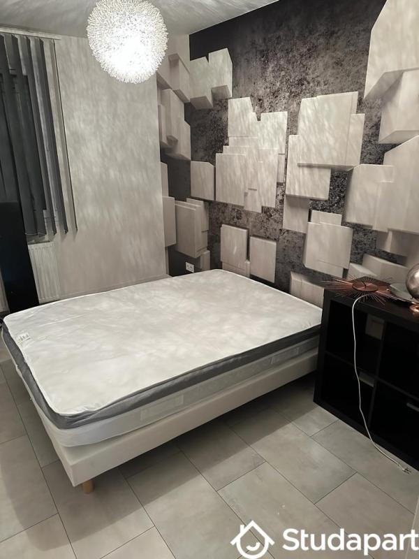 Chambre - 12 m² - 1 pièce