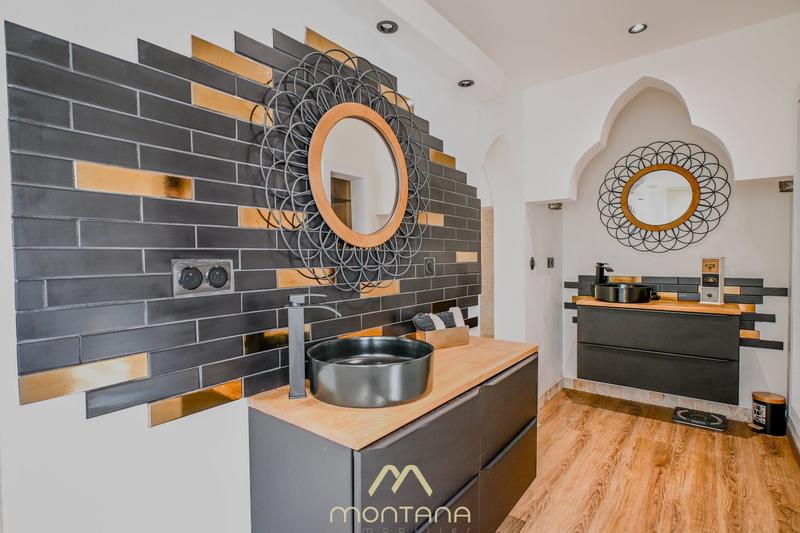 Maison - 260 m² - 5 pièces