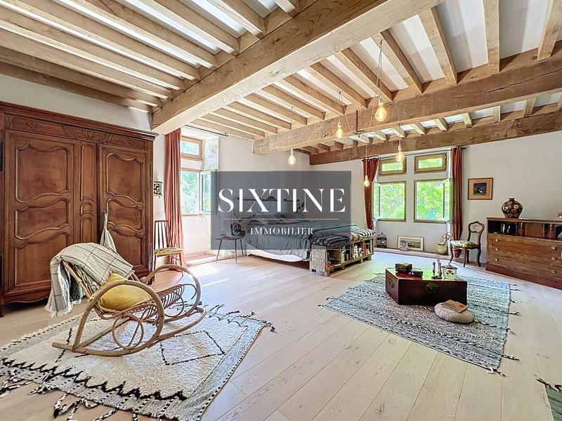 Château - 500 m² - 12 pièces