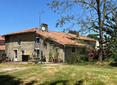 Maison - 180 m² - 7 pièces