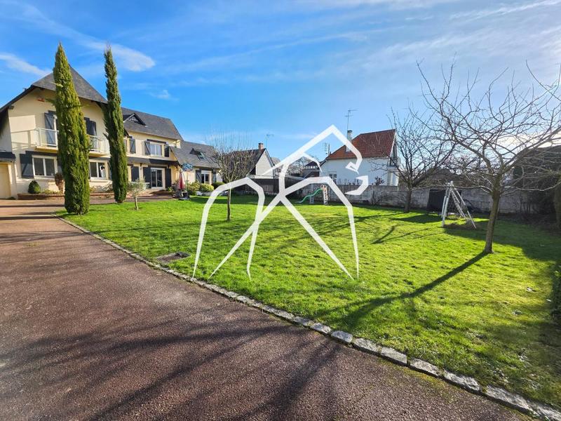 Maison ancienne - 215 m² - 7 pièces