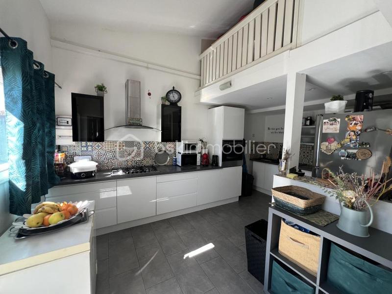 Immeuble - 800 m² - 37 pièces