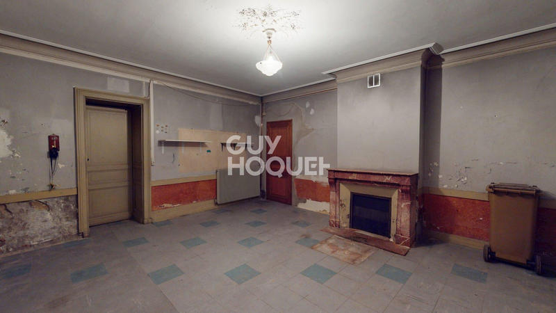 Maison - 230 m² - 10 pièces